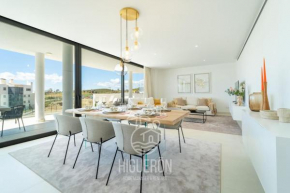 Elegant and Luxury Apartment.Big terrace.Beach